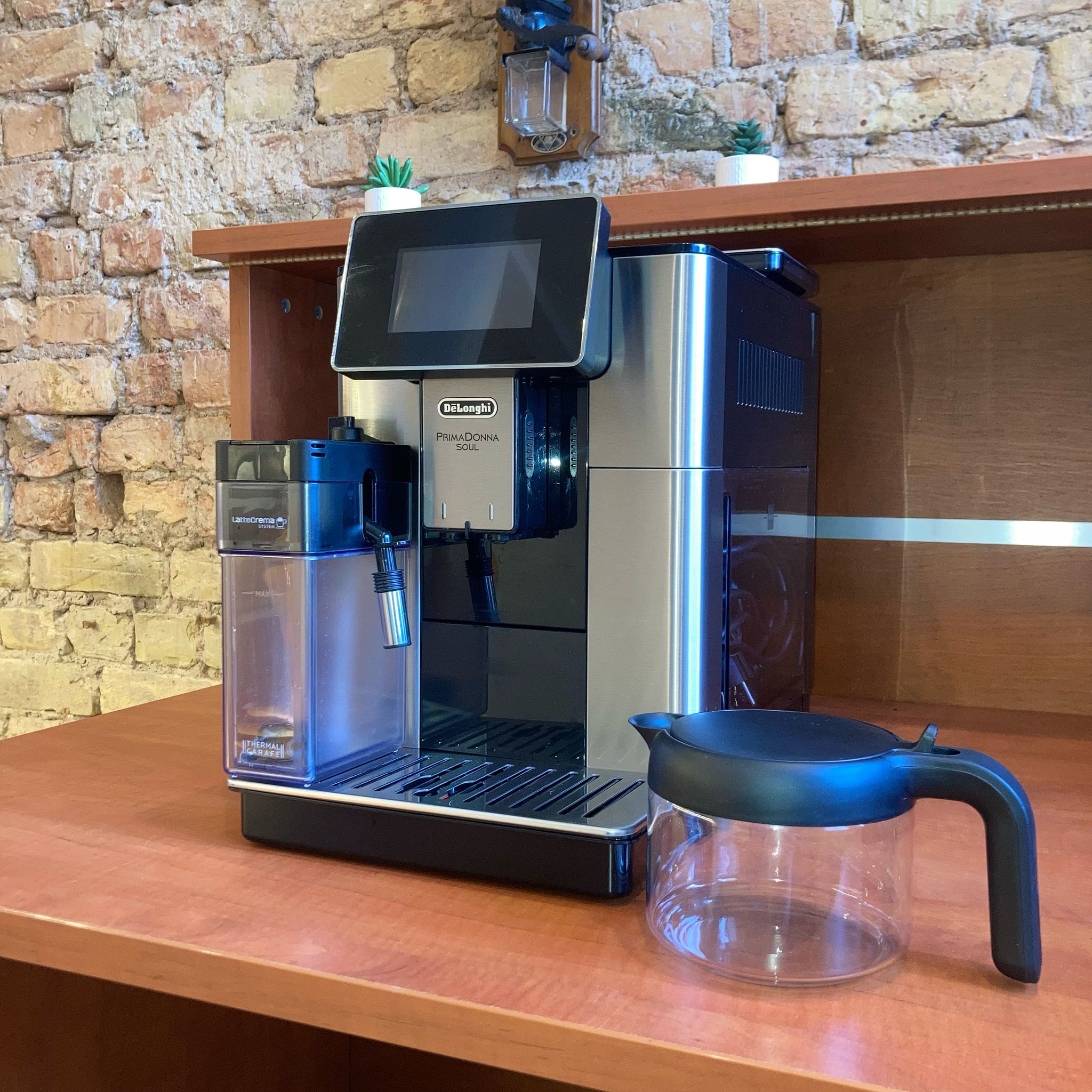 DeLonghi PrimaDonna Soul ECAM610.75MB 700euu